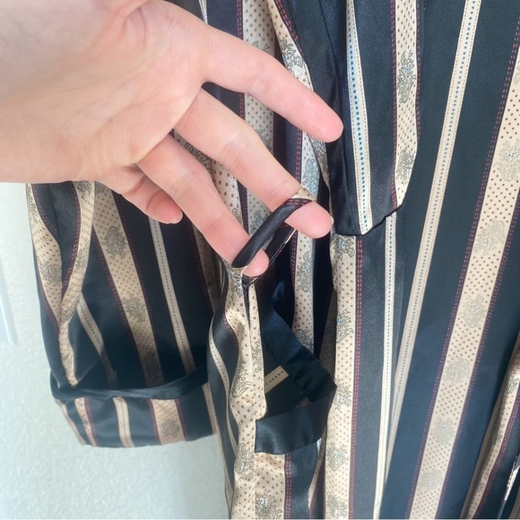 Vintage 90's Victoria Secret Long Robe Striped Satin Gold Black Oriental Robe - Picture 8 of 11